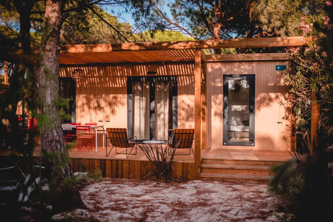 Salines Hotel Hyères Екстериор снимка
