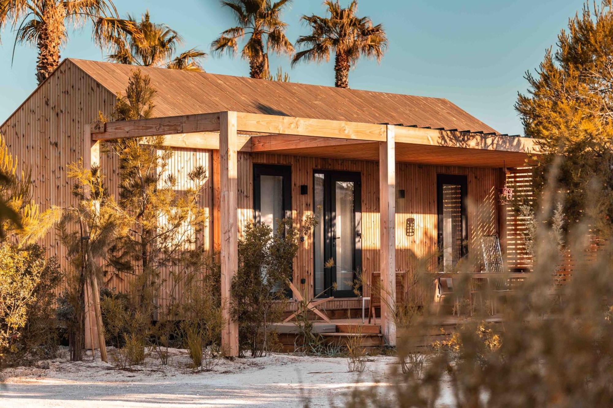 Salines Hotel Hyères Екстериор снимка